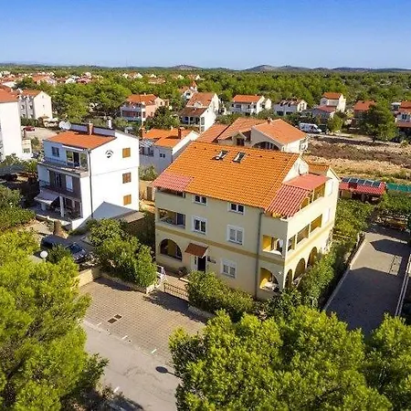 In With Sea View, Balcony, Air Conditioning, Wi-fi *