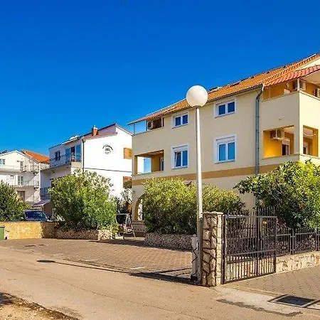 Appartement In With Sea View, Balcony, Air Conditioning, Wi-fi *