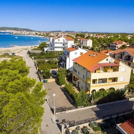 Appartement In With Sea View, Balcony, Air Conditioning, Wi-fi Vodice